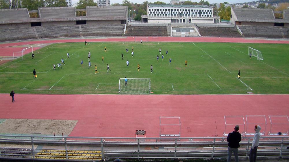 Veronika Tzekova - FOOOOTBALLLL (2012) © Veronika Tzekova